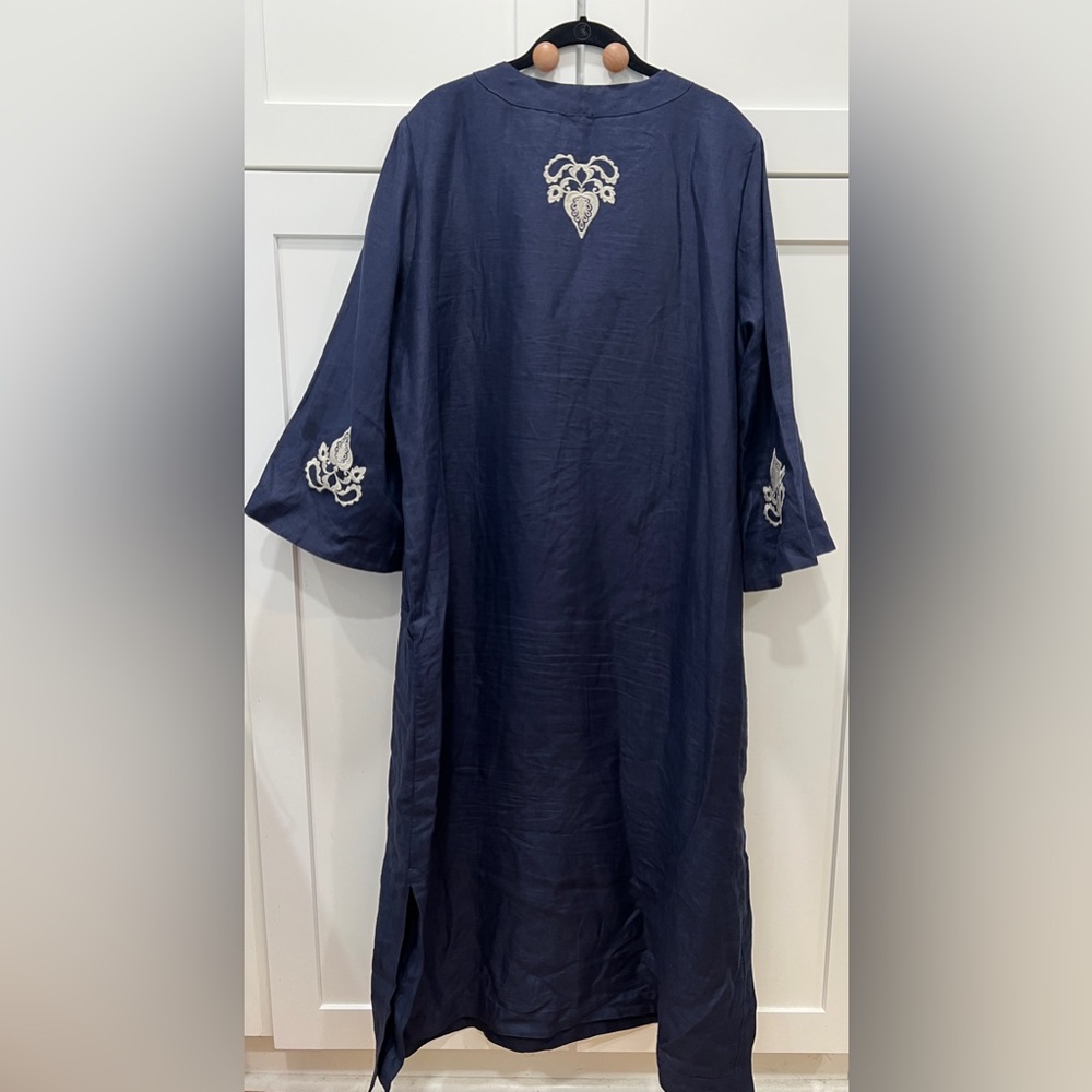 ULLA POPKEN DAMASK DETAIL SPLIT NECK SHORT SLEEVE DRESS, DARK MARINE, SIZE 20. - Picture 9 of 13